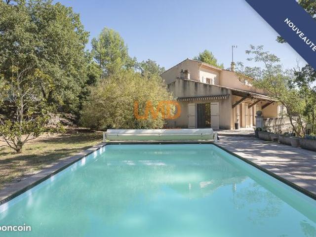 Maison 7 pièces 210 m²