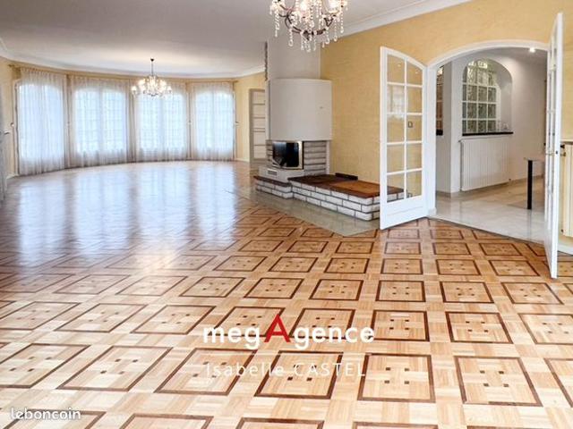 Maison 7 pièces 210 m²