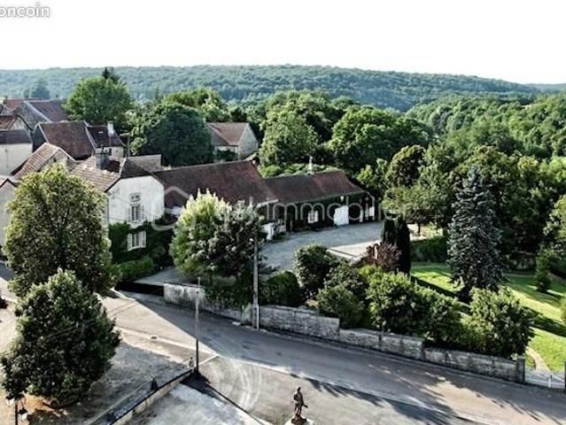 Maison 7 pièces 210 m²