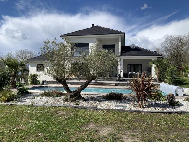 Maison 7 pièces 210 m²