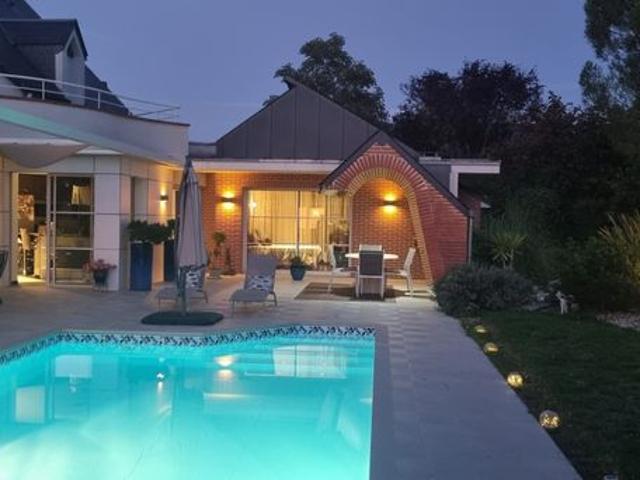 Maison 7 pièces 210 m²