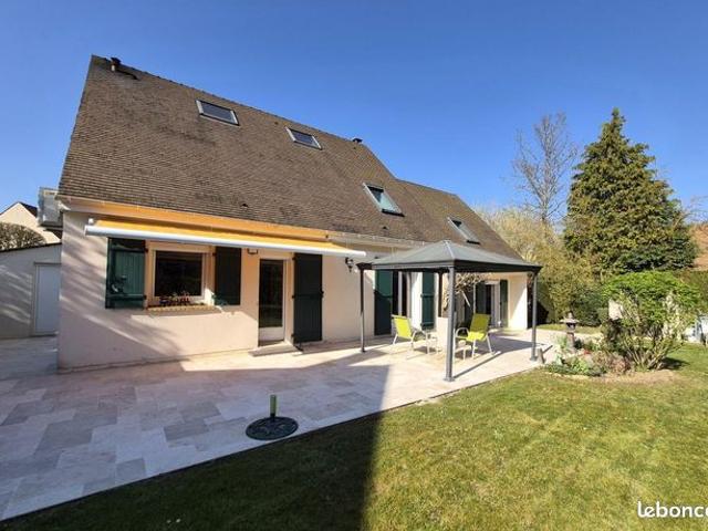 Maison 7 pièces 210 m²