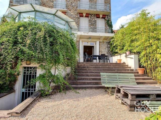Maison 7 pièces 210 m²