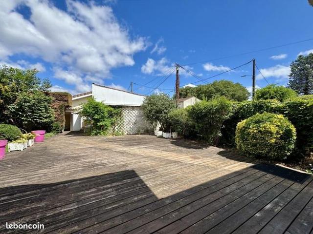 Maison 7 pièces 210 m²
