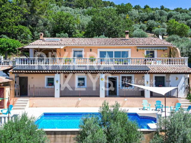 Maison 7 pièces 210 m²