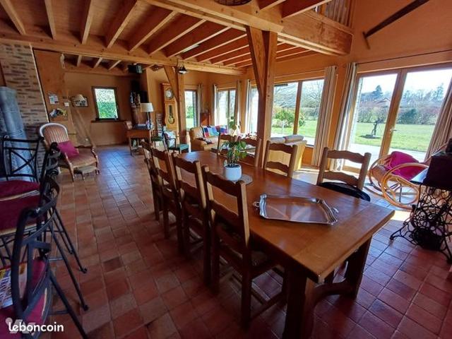 Maison 7 pièces 210 m²