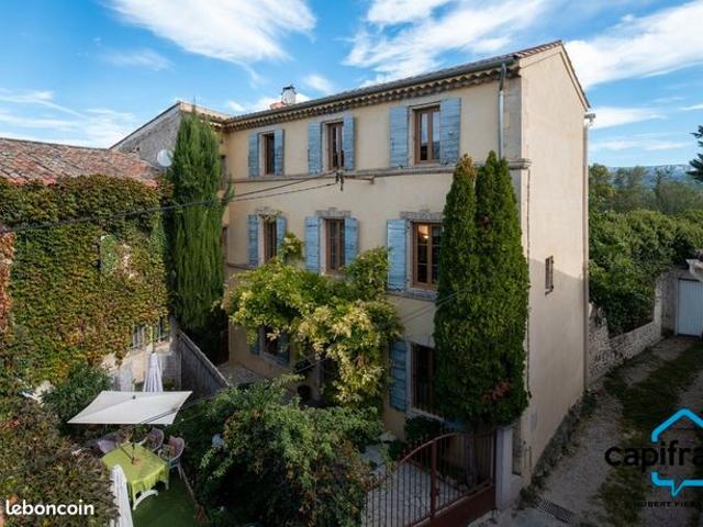 Maison 7 pièces 210 m²
