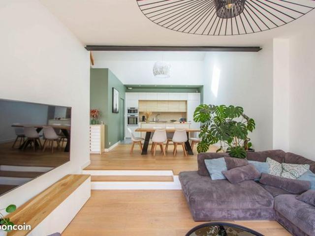 Maison 7 pièces 210 m²