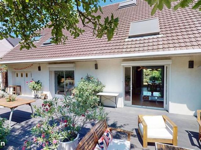 Maison 7 pièces 210 m²