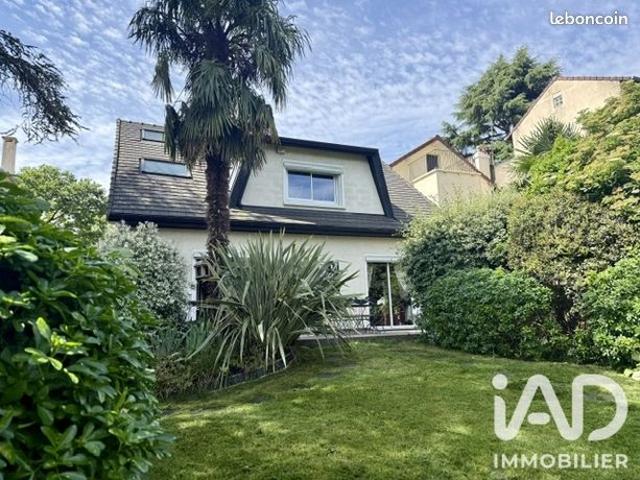 Maison 7 pièces 210 m²