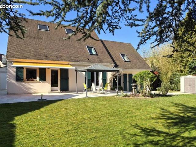 Maison 7 pièces 210 m²