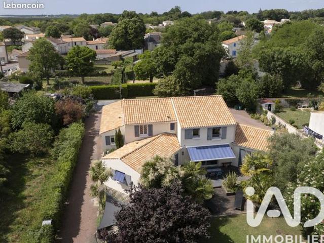 Maison 7 pièces 210 m²