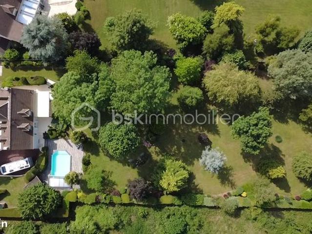 Maison 7 pièces 210 m²