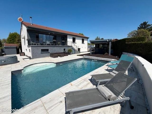 Maison 7 pièces 210 m²