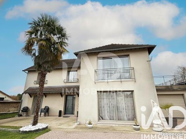 Maison 7 pièces 210 m²