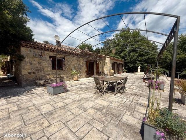 Maison 7 pièces 210 m²