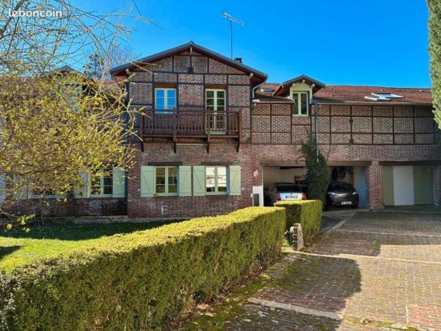 Maison 7 pièces 210 m²