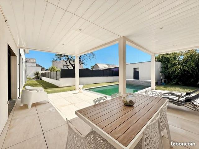 Maison 7 pièces 210 m²
