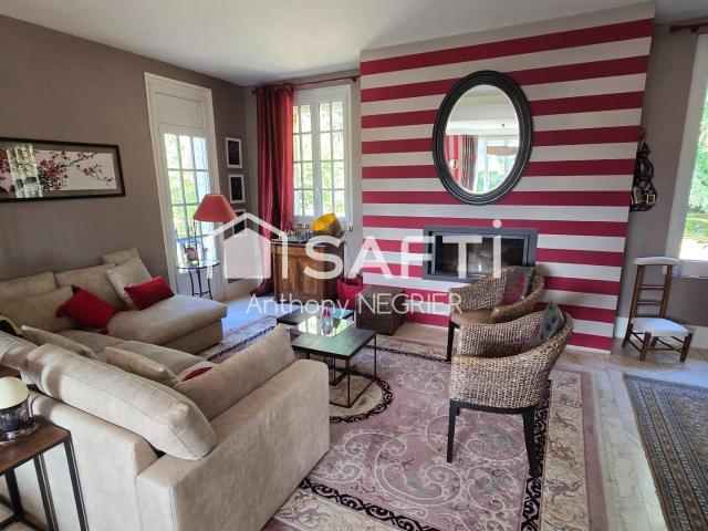 Maison 7 pièces 210 m²