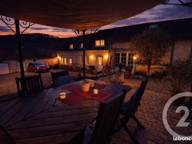 Maison 7 pièces 210 m²