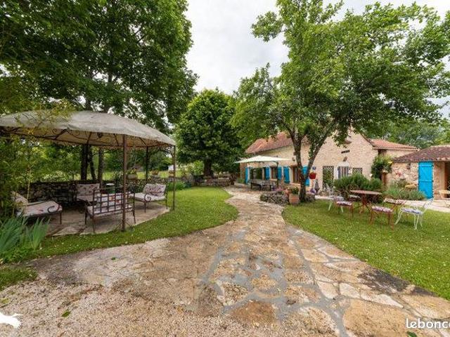 Maison 7 pièces 210 m²
