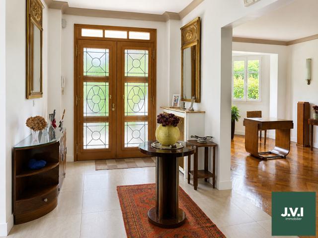 Maison 7 pièces 210 m²