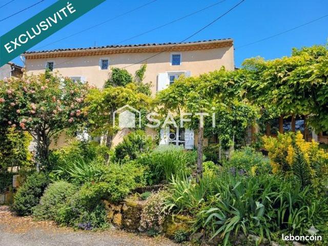 Maison 7 pièces 210 m²