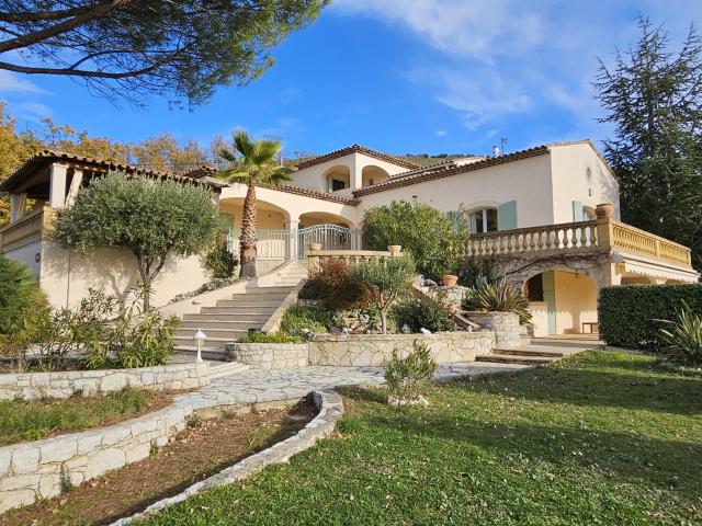 Maison 7 pièces 210 m²