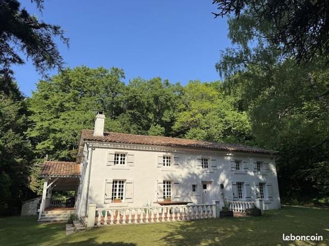Maison 7 pièces 210 m²