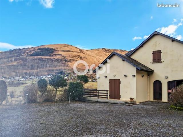 Maison 7 pièces 210 m²