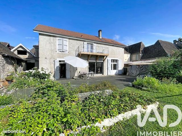 Maison 7 pièces 210 m²