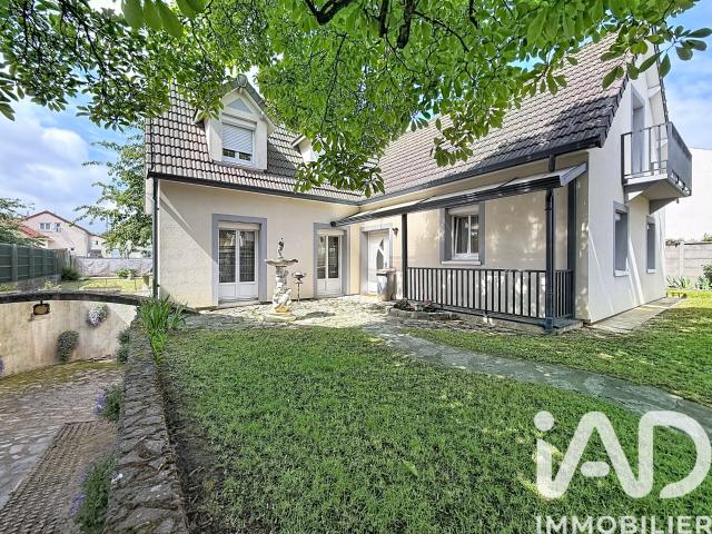 Maison 7 pièces 210 m²