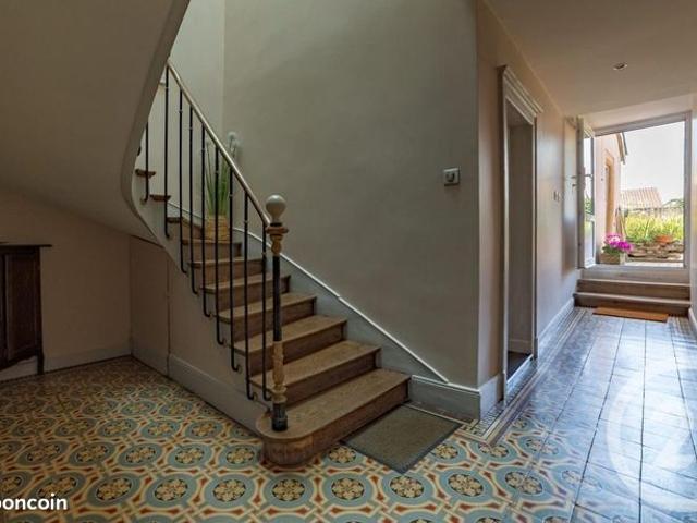 Maison 7 pièces 210 m²