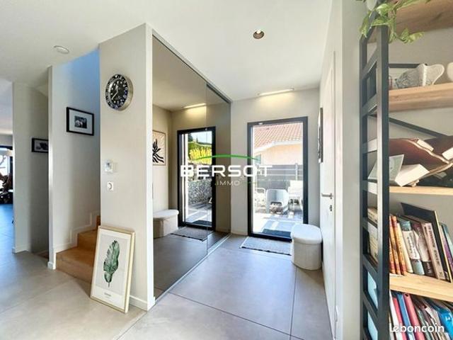 Maison 7 pièces 210 m²