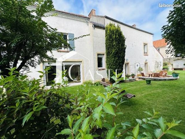 Maison 7 pièces 210 m²