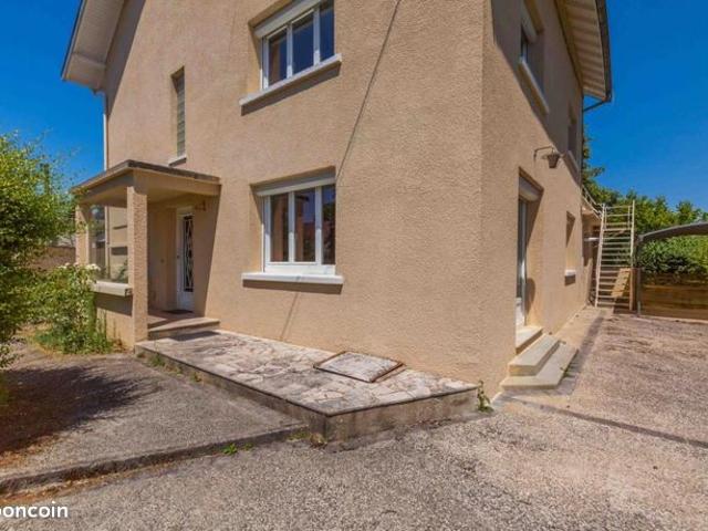 Maison 7 pièces 210 m²