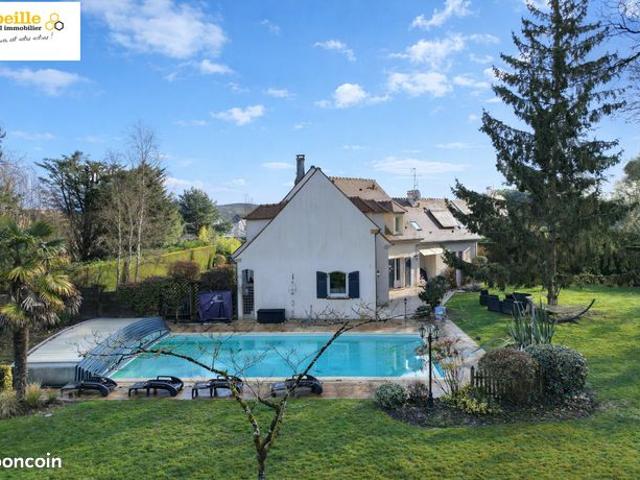 Maison 7 pièces 210 m²