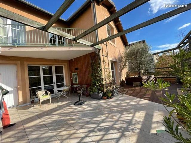 Maison 7 pièces 210 m²
