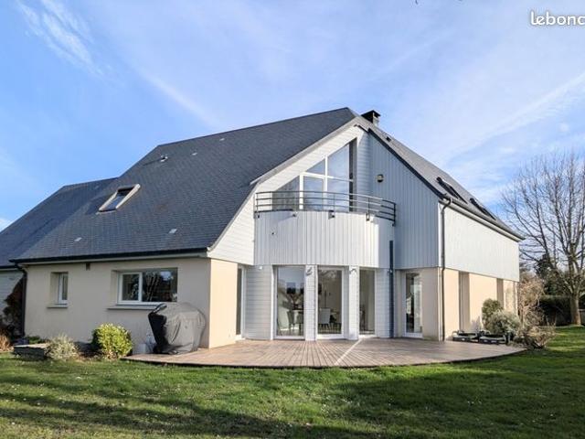 Maison 7 pièces 210 m²