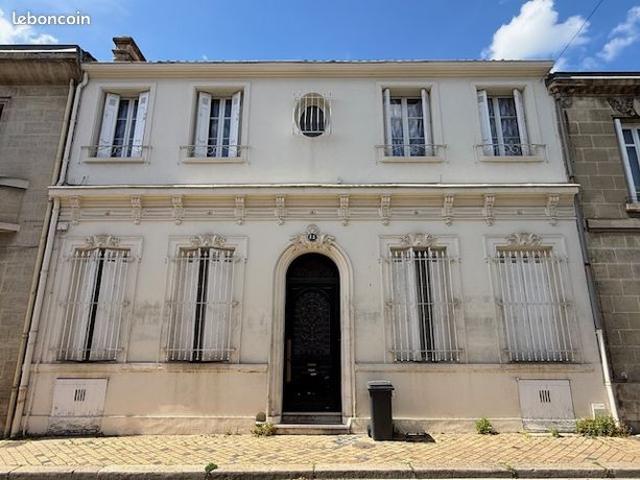 Maison 7 pièces 210 m²