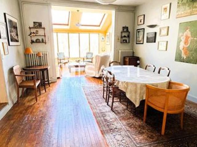 Maison 7 pièces 210 m²