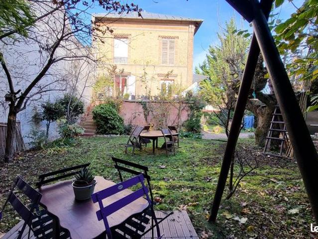 Maison 7 pièces 210 m²