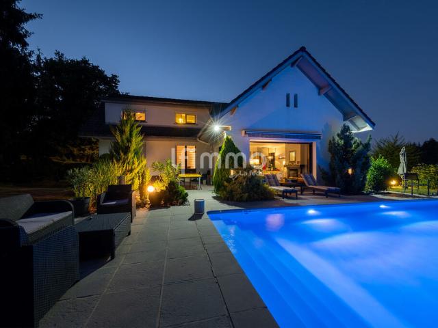 Maison 7 pièces 210 m²