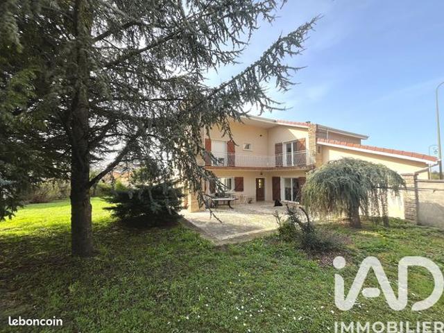 Maison 7 pièces 210 m²