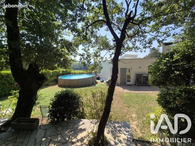 Maison 7 pièces 210 m²