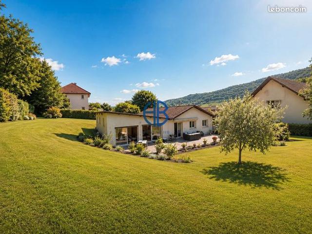 Maison 7 pièces 210 m²