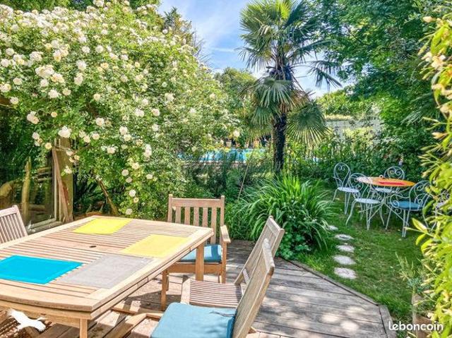 Maison 7 pièces 210 m²