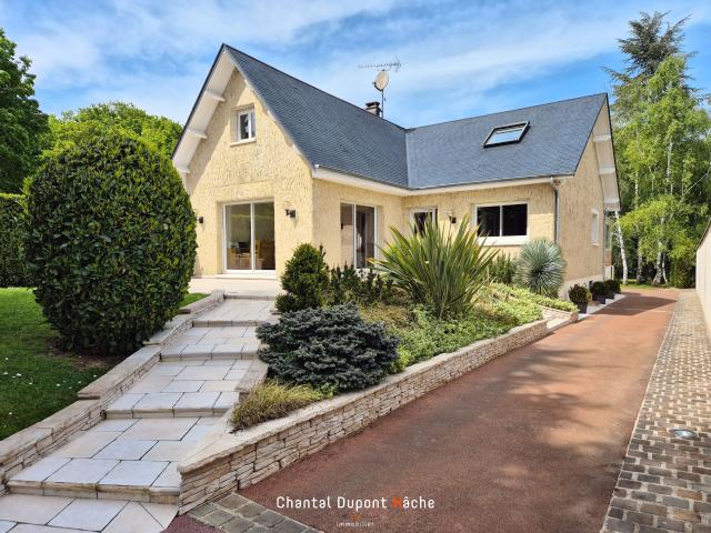 Maison 7 pièces 210 m²