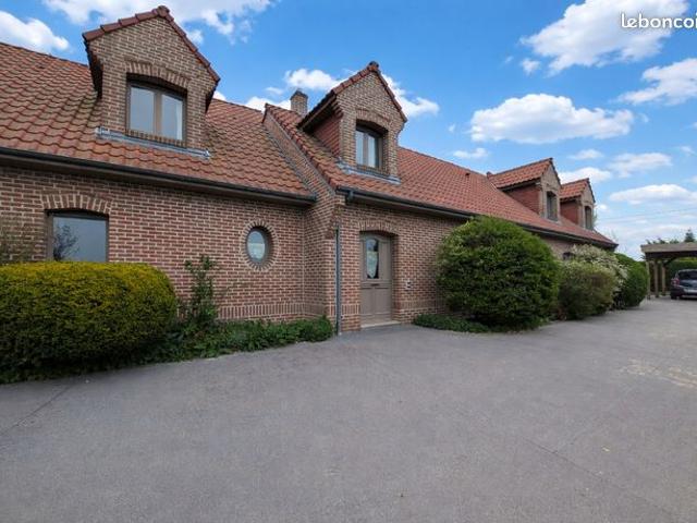Maison 7 pièces 210 m²