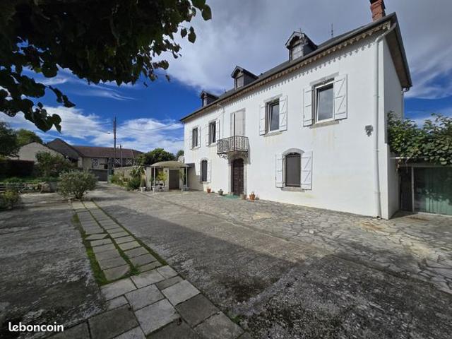 Maison 7 pièces 210 m²